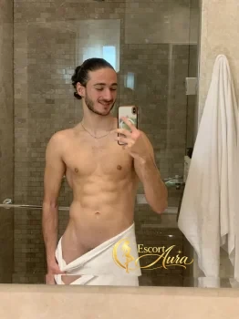 Escort Ivan Cole 48680