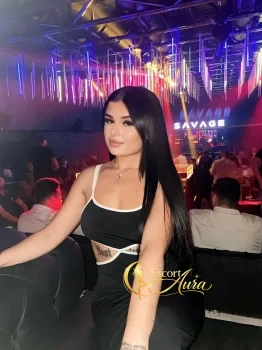 Escort Remi 47522