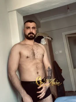 Escort Titan Moore 48622