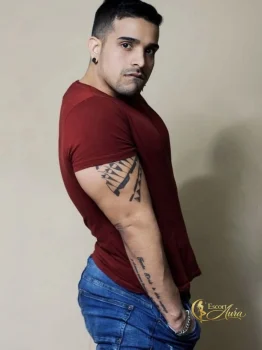 Escort Tony 53114