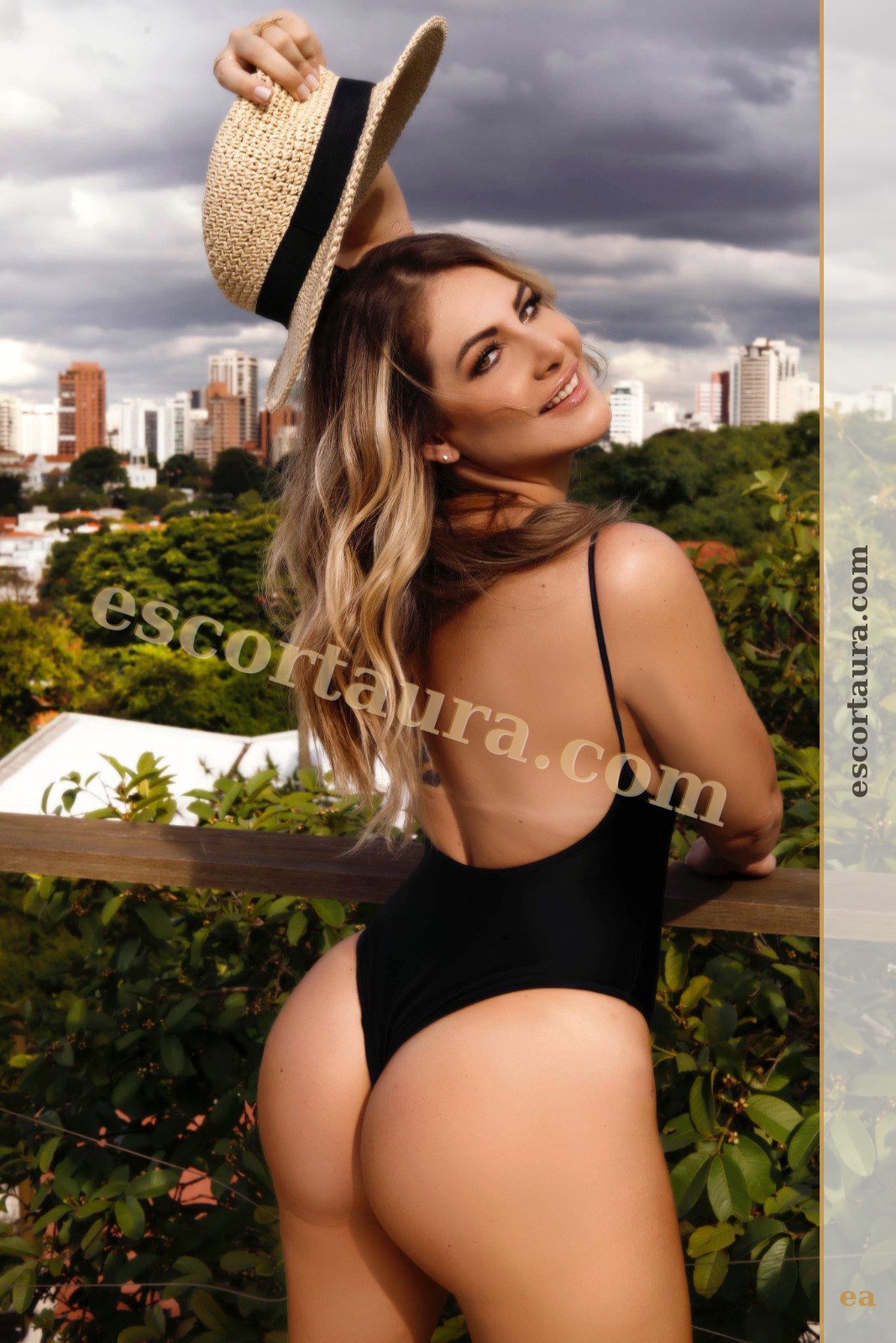 Simone, 25 years old, Yemeni escort in Dubai