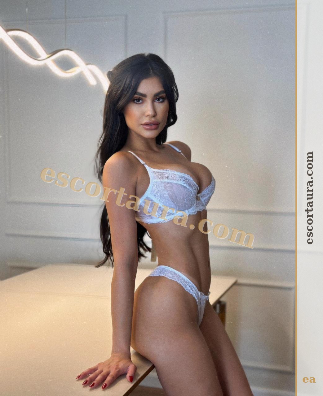 Vivienne, 27 years old, Bolivian escort in Dubai